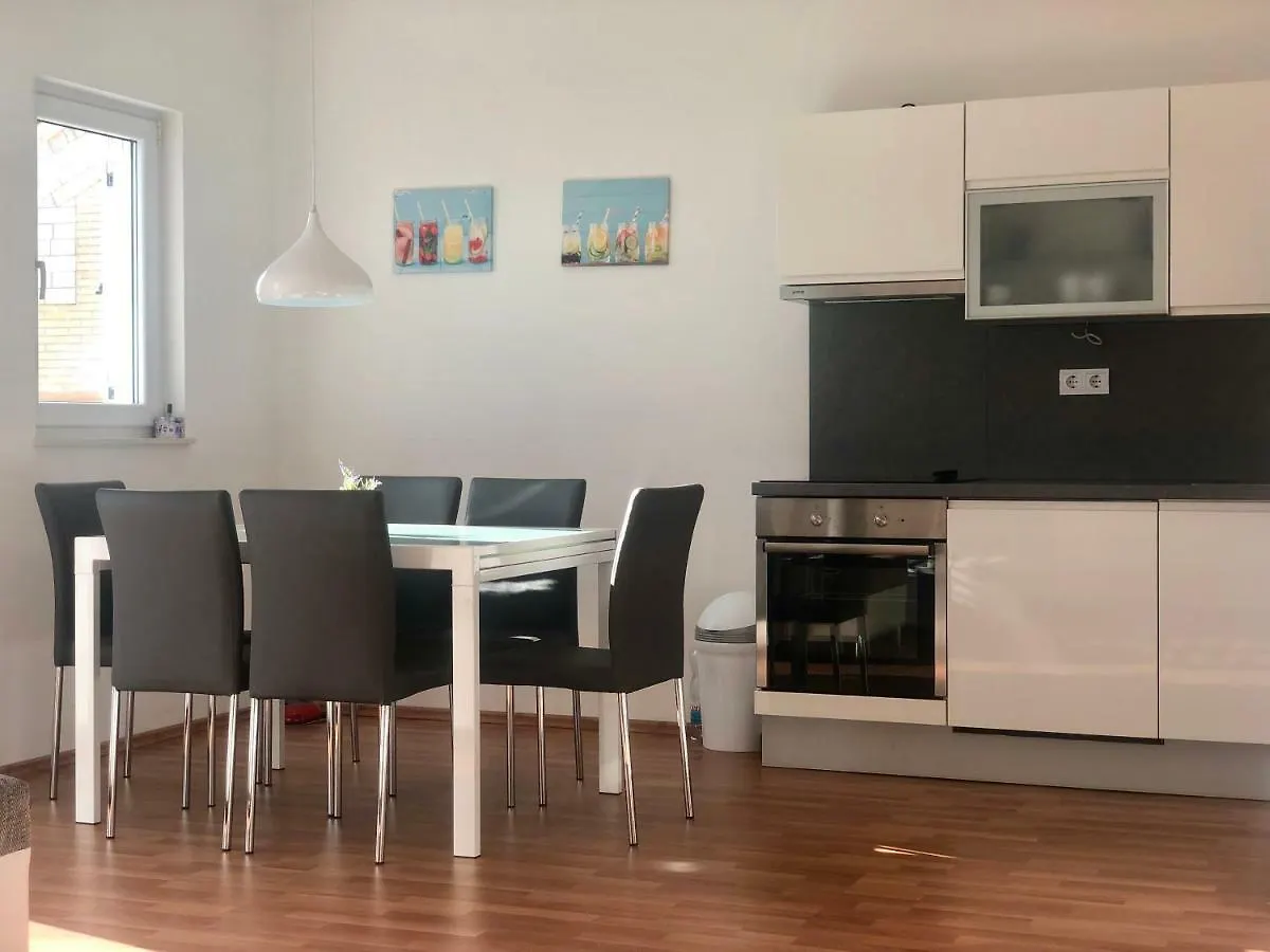 Apartment Apartmani Dujmovic Kastela